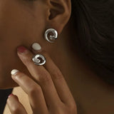 Water-resistant earrings with zirconia stones 